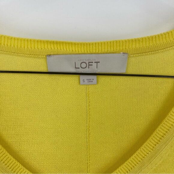LOFT Women’s V Neck Long Sleeve Lightweight Thin Sweater size S - Picture 2 of 3